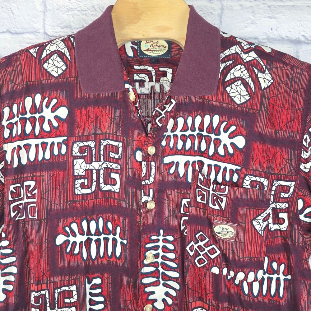 Tommy Bahama Men Red Rayon Tribal Print Button Hawaiian Shirt Short Sleeve Large